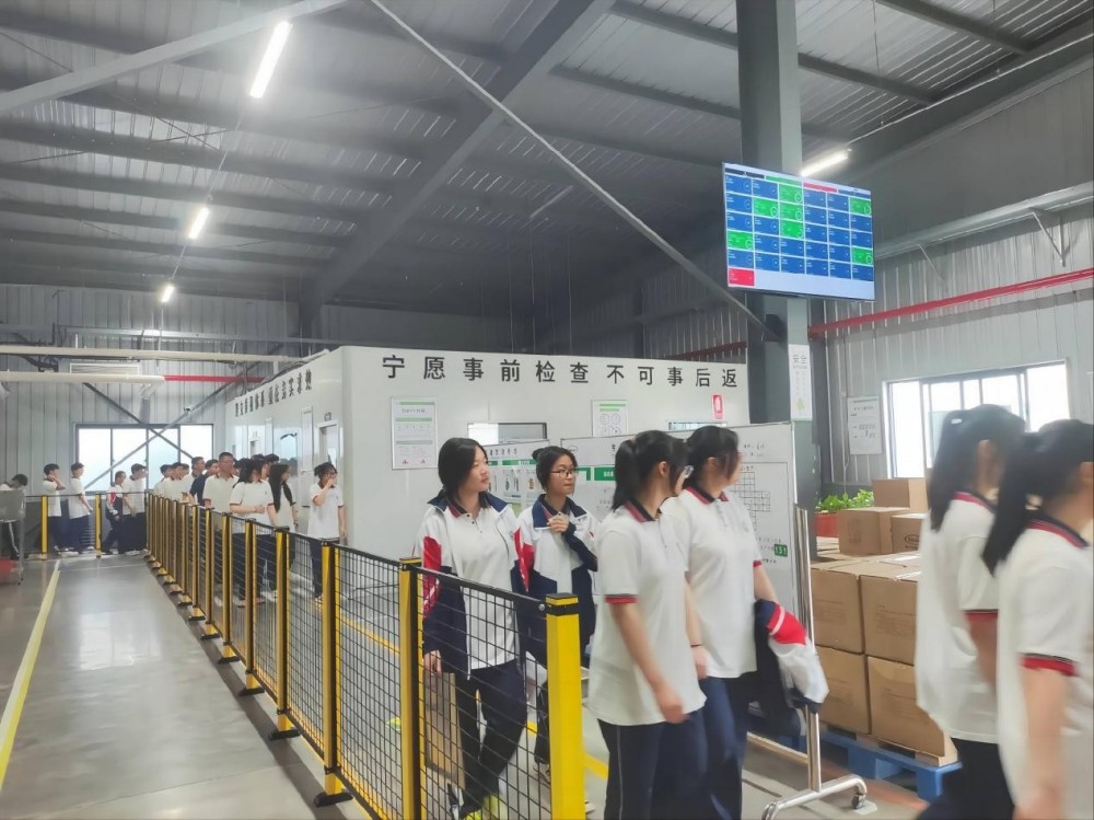 共建校企实践示范基地